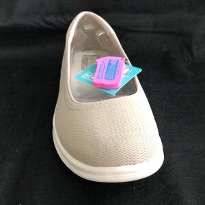 Shoe- slip on, taupe sz 9M Skechers GoStep new in box